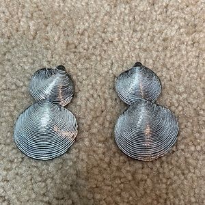 VINTAGE Clip-on Clamshell Earrings